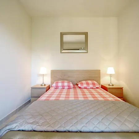 Apartment Dream Garden Flat- Sotoserena *