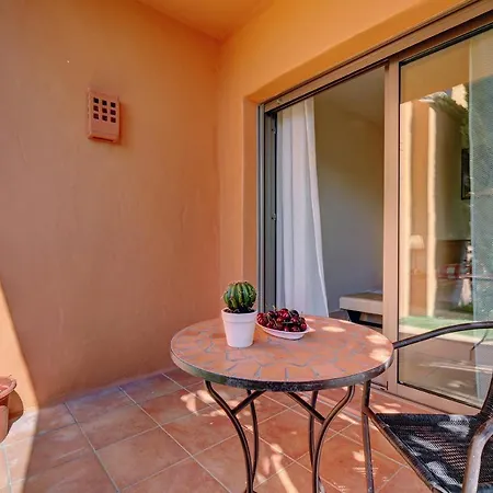 Apartment Dream Garden Flat- Sotoserena *